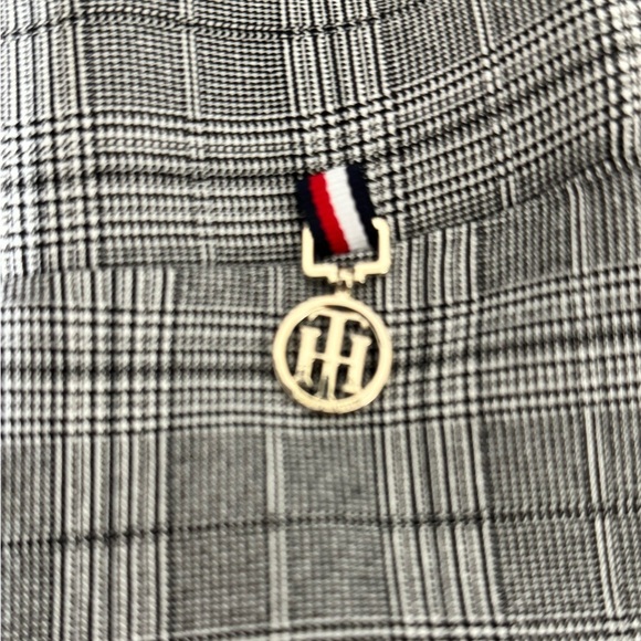 Tommy Hilfiger Women’s Ankle Plaid Gray Black Straight Pull on Pants Size 6 - Picture 5 of 10